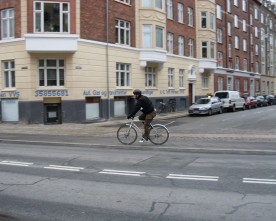 Kantstenen er vejen frem for de norske cyklister