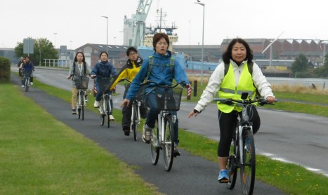 Japanske cykelturister på Lolland