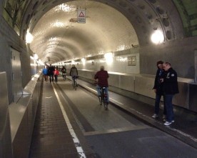 På cykel under Elben